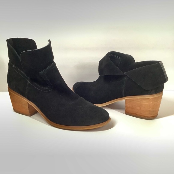 NORDSTROM Black Suede Notched Ankle Boot Convertible Western Festival Size 10 - Picture 1 of 16